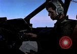 Standbild Copilot Kontrollen Strip Landkarte Philippinen, 1979, aus Sekunde 11 historischem Filmmaterial Videoclip 65675055625