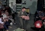 Standbild load master für Luftfahrzeuge Philippinen, 1979, aus Sekunde 6 historischem Filmmaterial Videoclip 65675055626