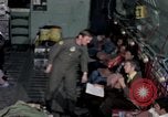 Standbild load master für Luftfahrzeuge Philippinen, 1979, aus Sekunde 8 historischem Filmmaterial Videoclip 65675055626