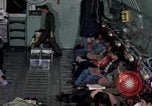 Standbild load master für Luftfahrzeuge Philippinen, 1979, aus Sekunde 17 historischem Filmmaterial Videoclip 65675055626