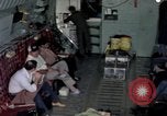 Standbild load master für Luftfahrzeuge Philippinen, 1979, aus Sekunde 25 historischem Filmmaterial Videoclip 65675055626