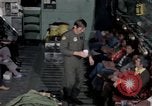 Standbild load master für Luftfahrzeuge Philippinen, 1979, aus Sekunde 32 historischem Filmmaterial Videoclip 65675055626