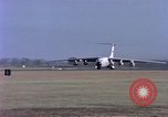 Standbild C-141A Starlifter aircraft Philippinen, 1979, aus Sekunde 13 historischem Filmmaterial Videoclip 65675055627
