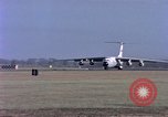 Standbild C-141A Starlifter aircraft Philippinen, 1979, aus Sekunde 14 historischem Filmmaterial Videoclip 65675055627