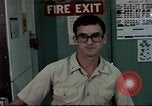 Standbild Naval Officer Diego Garcia Insel im Indischen Ozean, 1979, aus Sekunde 11 historischem Filmmaterial Videoclip 65675055628