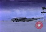 Immagine di Equipaggio navale Diego Garcia isola dell'Oceano Indiano, 1979, secondo 26 filmato di repertorio 65675055629
