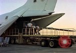 Standbild C-141A Starlifter aircraft Philippinen, 1979, aus Sekunde 10 historischem Filmmaterial Videoclip 65675055630