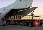 Standbild C-141A Starlifter aircraft Philippinen, 1979, aus Sekunde 17 historischem Filmmaterial Videoclip 65675055630
