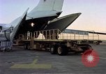 Standbild C-141A Starlifter aircraft Philippinen, 1979, aus Sekunde 23 historischem Filmmaterial Videoclip 65675055630