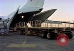 Standbild C-141A Starlifter aircraft Philippinen, 1979, aus Sekunde 26 historischem Filmmaterial Videoclip 65675055630