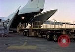 Standbild C-141A Starlifter aircraft Philippinen, 1979, aus Sekunde 28 historischem Filmmaterial Videoclip 65675055630