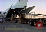 Standbild C-141A Starlifter aircraft Philippinen, 1979, aus Sekunde 29 historischem Filmmaterial Videoclip 65675055630