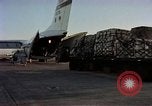 Standbild C-141A Starlifter aircraft Philippinen, 1979, aus Sekunde 59 historischem Filmmaterial Videoclip 65675055630