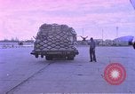 Standbild C-141A Starlifter aircraft Diego Garcia Insel im Indischen Ozean, 1979, aus Sekunde 1 historischem Filmmaterial Videoclip 65675055631