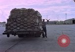 Standbild C-141A Starlifter aircraft Diego Garcia Insel im Indischen Ozean, 1979, aus Sekunde 14 historischem Filmmaterial Videoclip 65675055631