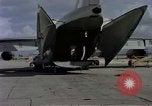 Standbild C-141A Starlifter aircraft Diego Garcia Insel im Indischen Ozean, 1979, aus Sekunde 61 historischem Filmmaterial Videoclip 65675055631