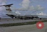 Standbild C-141A Starlifter aircraft Diego Garcia Insel im Indischen Ozean, 1979, aus Sekunde 36 historischem Filmmaterial Videoclip 65675055632