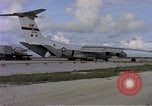 Standbild C-141A Starlifter aircraft Diego Garcia Insel im Indischen Ozean, 1979, aus Sekunde 45 historischem Filmmaterial Videoclip 65675055632
