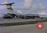 Standbild C-141A Starlifter aircraft Diego Garcia Insel im Indischen Ozean, 1979, aus Sekunde 49 historischem Filmmaterial Videoclip 65675055632