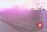 Standbild airmen prüfen Diego Garcia Insel im Indischen Ozean, 1979, aus Sekunde 1 historischem Filmmaterial Videoclip 65675055639