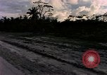 Standbild airmen prüfen Diego Garcia Insel im Indischen Ozean, 1979, aus Sekunde 4 historischem Filmmaterial Videoclip 65675055639