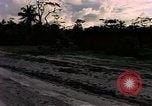 Standbild airmen prüfen Diego Garcia Insel im Indischen Ozean, 1979, aus Sekunde 6 historischem Filmmaterial Videoclip 65675055639