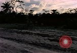 Standbild airmen prüfen Diego Garcia Insel im Indischen Ozean, 1979, aus Sekunde 7 historischem Filmmaterial Videoclip 65675055639