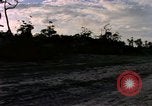 Standbild airmen prüfen Diego Garcia Insel im Indischen Ozean, 1979, aus Sekunde 19 historischem Filmmaterial Videoclip 65675055639