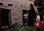 Standbild airmen prüfen Diego Garcia Insel im Indischen Ozean, 1979, aus Sekunde 23 historischem Filmmaterial Videoclip 65675055639