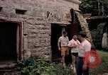Standbild airmen prüfen Diego Garcia Insel im Indischen Ozean, 1979, aus Sekunde 27 historischem Filmmaterial Videoclip 65675055639