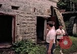 Standbild airmen prüfen Diego Garcia Insel im Indischen Ozean, 1979, aus Sekunde 28 historischem Filmmaterial Videoclip 65675055639