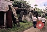 Standbild airmen prüfen Diego Garcia Insel im Indischen Ozean, 1979, aus Sekunde 36 historischem Filmmaterial Videoclip 65675055639