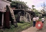 Standbild airmen prüfen Diego Garcia Insel im Indischen Ozean, 1979, aus Sekunde 38 historischem Filmmaterial Videoclip 65675055639