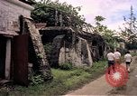 Standbild airmen prüfen Diego Garcia Insel im Indischen Ozean, 1979, aus Sekunde 41 historischem Filmmaterial Videoclip 65675055639