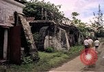 Standbild airmen prüfen Diego Garcia Insel im Indischen Ozean, 1979, aus Sekunde 42 historischem Filmmaterial Videoclip 65675055639