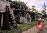 Standbild airmen prüfen Diego Garcia Insel im Indischen Ozean, 1979, aus Sekunde 43 historischem Filmmaterial Videoclip 65675055639