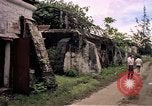 Standbild airmen prüfen Diego Garcia Insel im Indischen Ozean, 1979, aus Sekunde 44 historischem Filmmaterial Videoclip 65675055639