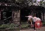 Standbild airmen prüfen Diego Garcia Insel im Indischen Ozean, 1979, aus Sekunde 60 historischem Filmmaterial Videoclip 65675055639