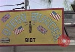 Standbild aircrew in Chow line Diego Garcia Insel im Indischen Ozean, 1979, aus Sekunde 6 historischem Filmmaterial Videoclip 65675055640