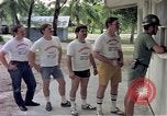 Standbild aircrew in Chow line Diego Garcia Insel im Indischen Ozean, 1979, aus Sekunde 51 historischem Filmmaterial Videoclip 65675055640