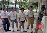 Standbild aircrew in Chow line Diego Garcia Insel im Indischen Ozean, 1979, aus Sekunde 56 historischem Filmmaterial Videoclip 65675055640