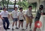 Standbild aircrew in Chow line Diego Garcia Insel im Indischen Ozean, 1979, aus Sekunde 58 historischem Filmmaterial Videoclip 65675055640
