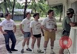 Standbild aircrew in Chow line Diego Garcia Insel im Indischen Ozean, 1979, aus Sekunde 61 historischem Filmmaterial Videoclip 65675055640