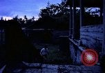 Standbild airmen prüfen Diego Garcia Insel im Indischen Ozean, 1979, aus Sekunde 13 historischem Filmmaterial Videoclip 65675055642