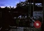 Standbild airmen prüfen Diego Garcia Insel im Indischen Ozean, 1979, aus Sekunde 21 historischem Filmmaterial Videoclip 65675055642