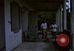 Standbild airmen prüfen Diego Garcia Insel im Indischen Ozean, 1979, aus Sekunde 32 historischem Filmmaterial Videoclip 65675055642