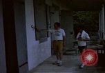 Standbild airmen prüfen Diego Garcia Insel im Indischen Ozean, 1979, aus Sekunde 37 historischem Filmmaterial Videoclip 65675055642