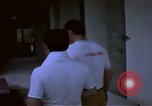 Standbild airmen prüfen Diego Garcia Insel im Indischen Ozean, 1979, aus Sekunde 47 historischem Filmmaterial Videoclip 65675055642
