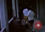 Standbild airmen prüfen Diego Garcia Insel im Indischen Ozean, 1979, aus Sekunde 52 historischem Filmmaterial Videoclip 65675055642