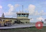 Standbild tower Controller Diego Garcia Insel im Indischen Ozean, 1979, aus Sekunde 21 historischem Filmmaterial Videoclip 65675055645
